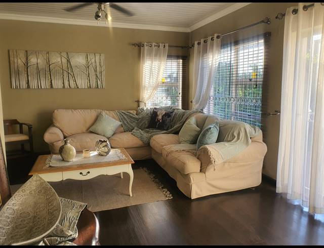 3 BEDROOM HOUSE FOR SALE IN SAFARI GARDENS